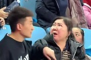郁闷！孙铭徽家人与安保冲突！布朗疯狂出手26次，决战三分打铁！
